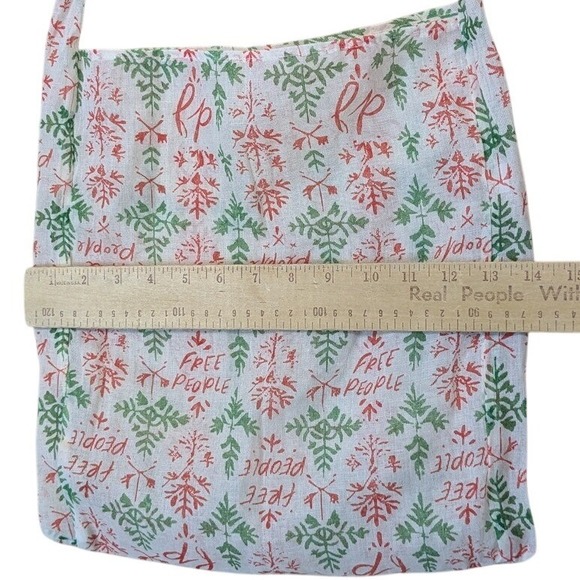 Free People Reusable Tote Bag White Green Red Snowflake Print Small Christmas - Picture 2 of 5